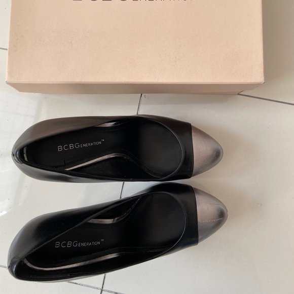 BCBG Heels Womens Size 8 - Picture 9 of 10